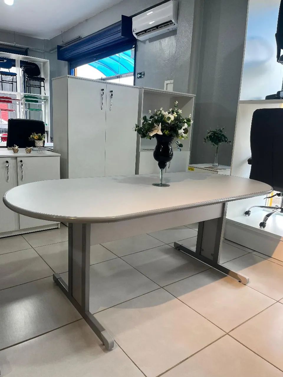 Mesa semioval 2m em MDF 