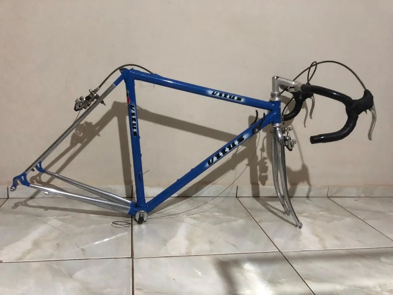Quadro Vitus road bike