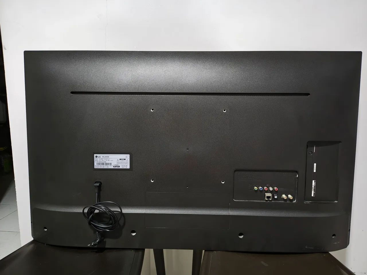 Vendo tvLG 43 polegadas com display quebrado, para retirada de peças  - Foto 2