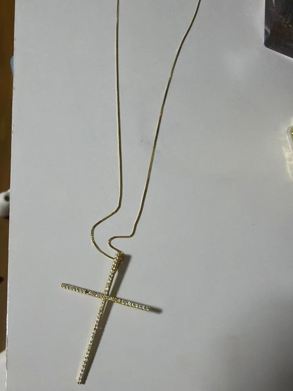 Colar com crucifixo em ouro 18k R$3.000 - Foto 2