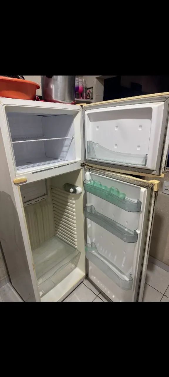 Geladeira biplex Consul 150,00