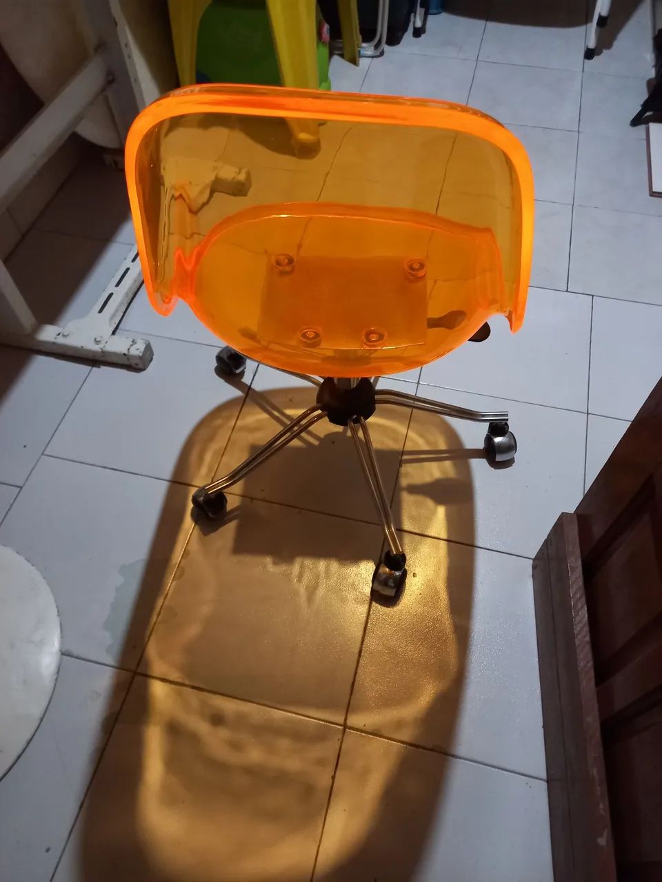 Cadeira de plástico  - Foto 3