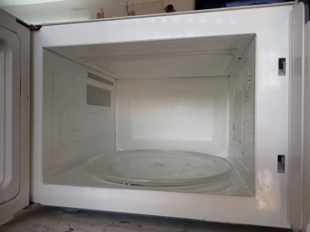 Microondas Eletrolux 31 litros  - Foto 3