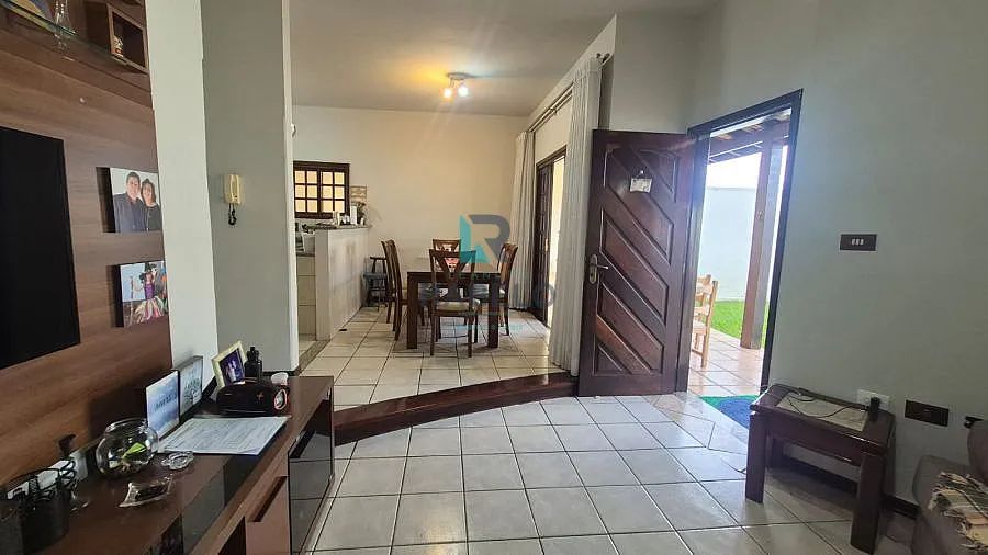 CASA COM PISCINA NA VILA HEPACARÉ EM LORENA-SP - Foto 3