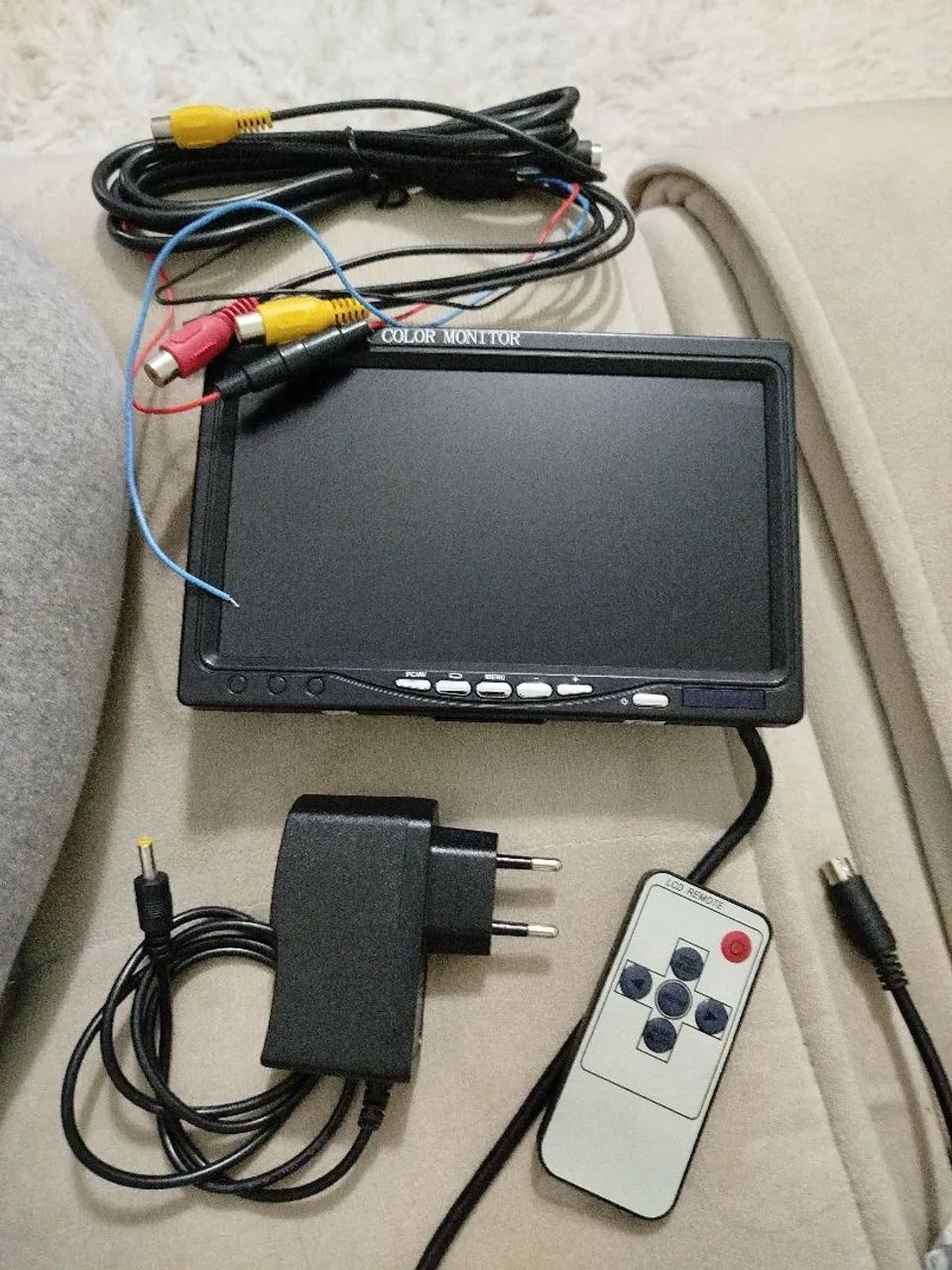 Monitor Portátil 7" TFT LCD - Completo com Controle e Cabos!  - Foto 2