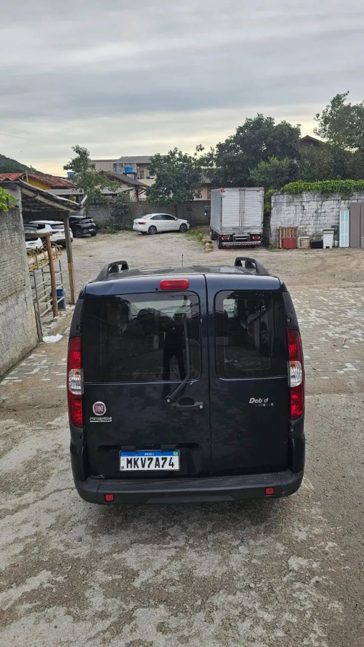 Fiat Doblo Essence 1.8 Flex 16V 5P 2013 - Foto 2