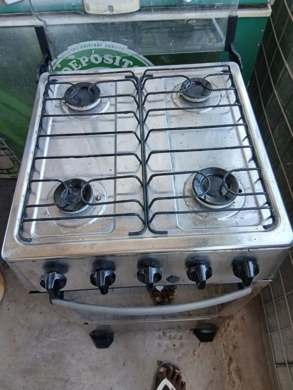 FOGÃO FUNCIONANDO PERFEITAMENTE COM GARANTIA E ENTREGAR  - Foto 2