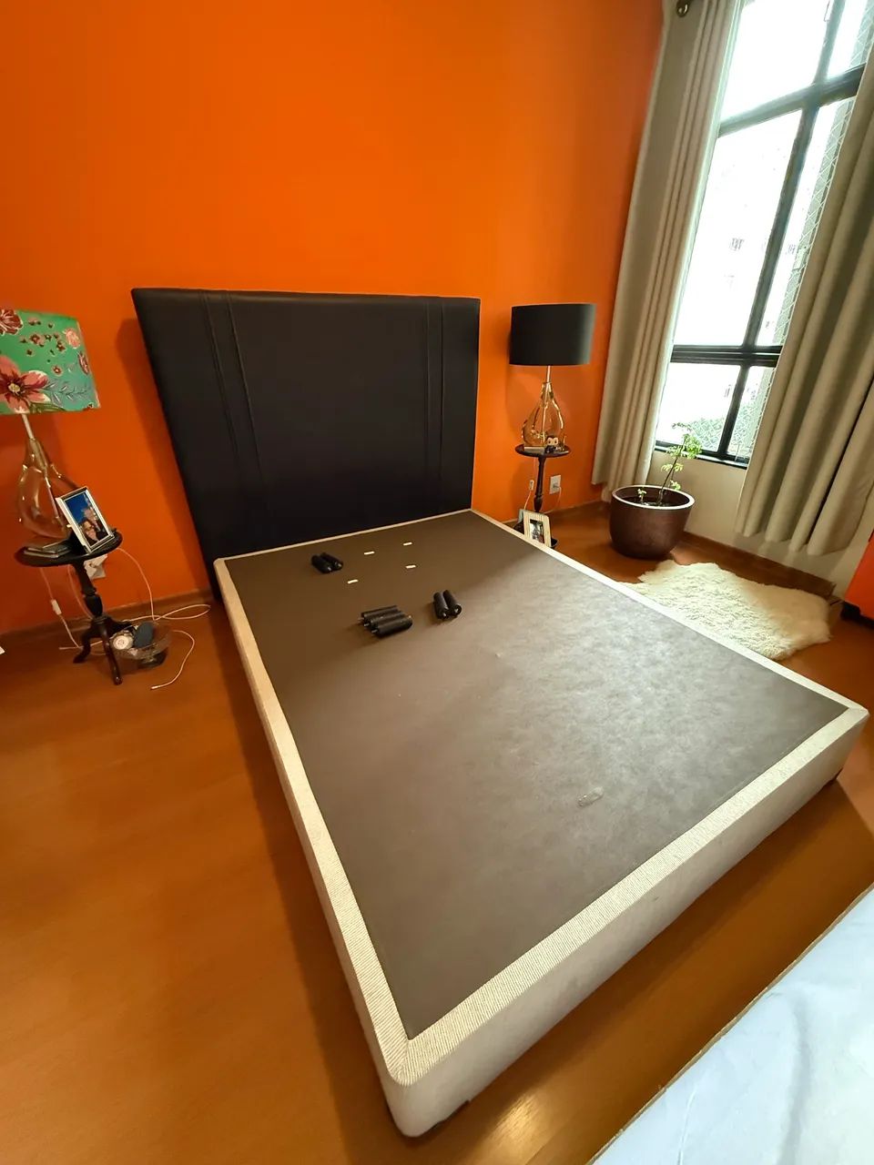 Cabeceira e base de cama de casal