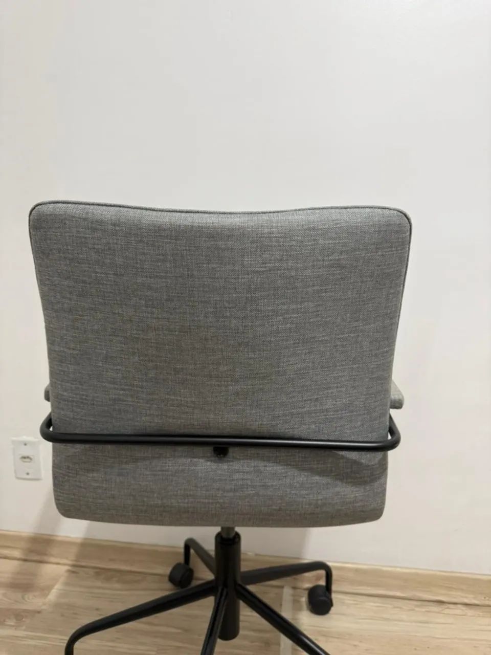 Cadeira Escritorio Home Office Feniks - Tok&Stok  - Foto 2