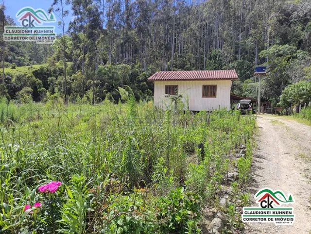 Sítio com 13 hectares e casa em Águas Mornas