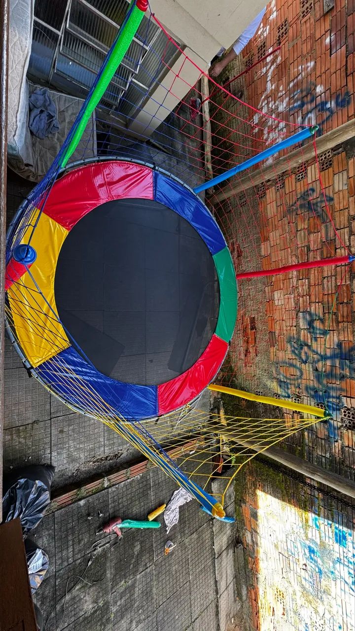 Cama elástica pula-pula grande 2.44m Muito zerada - Foto 2