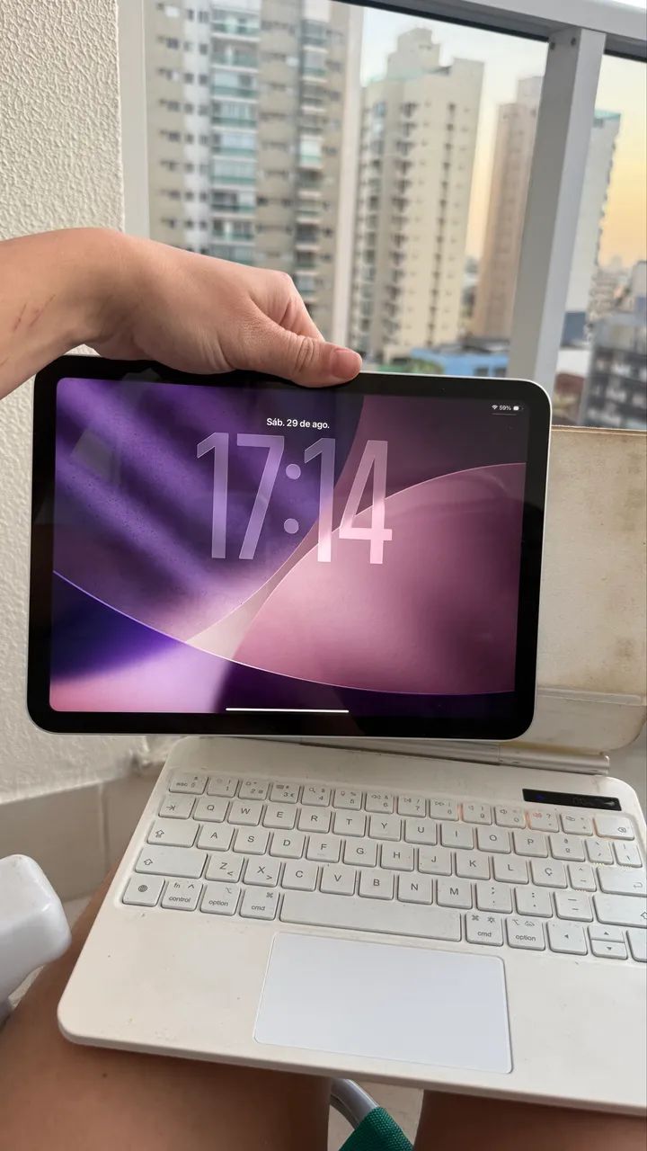 iPad 10ª Geração 64GB + Capa com Teclado e Trackpad - Foto 3