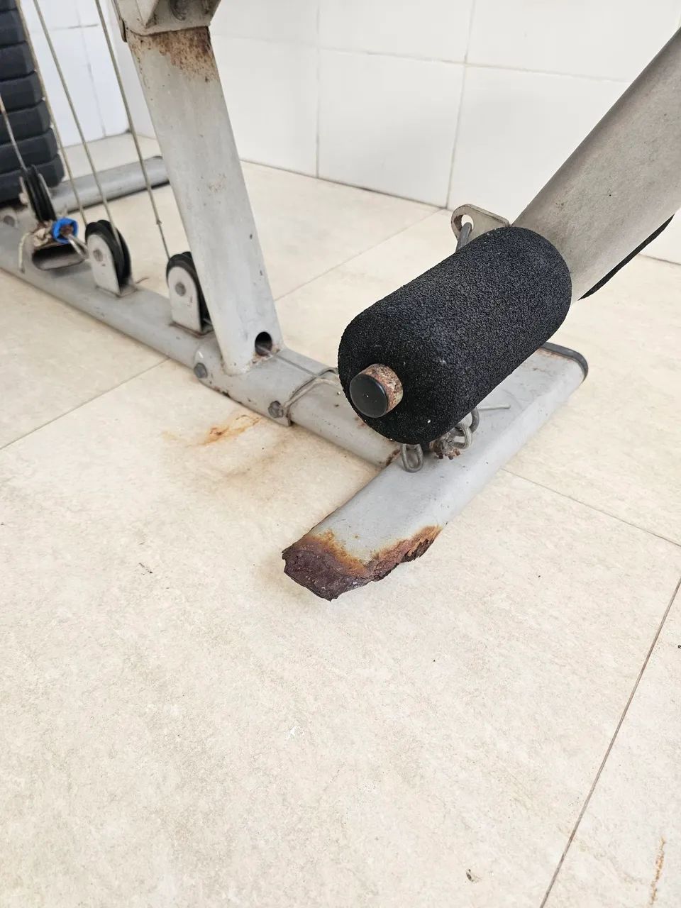 Estação de musculação com avaria! - Foto 4