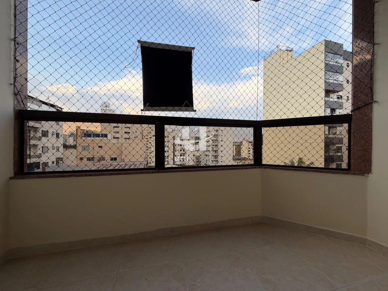 Apartamento de 2 quartos com suíte, sacada e 2 vagas no Centro. - Foto 4