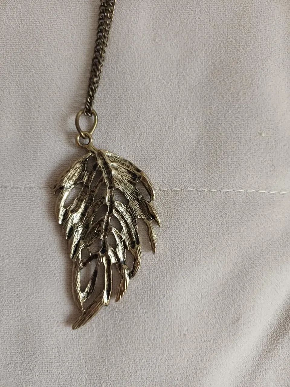 Colar feminino pena com strass - Foto 3