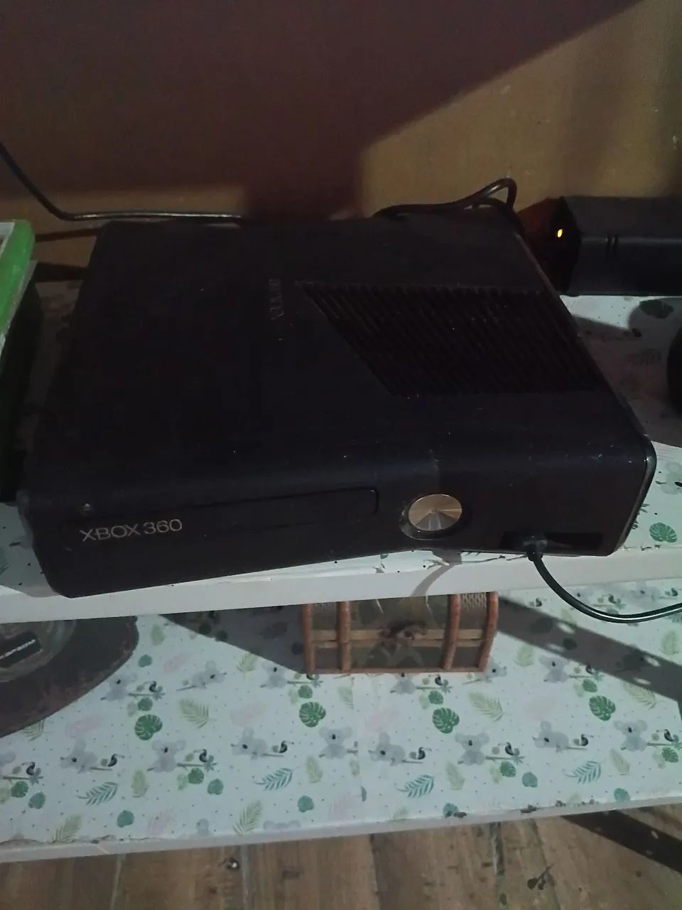 Vendo Xbox 360 com 20 jogos, e kinect - Foto 2