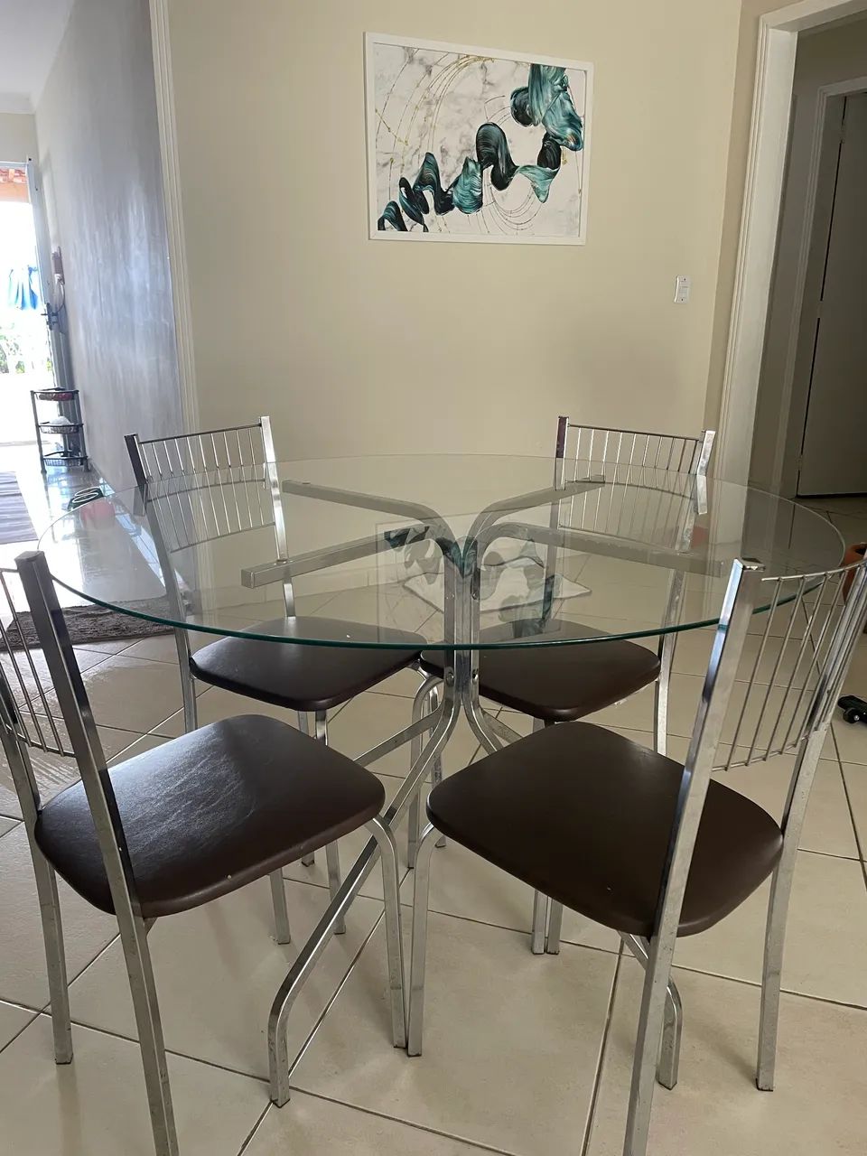 Mesa com 4 cadeiras