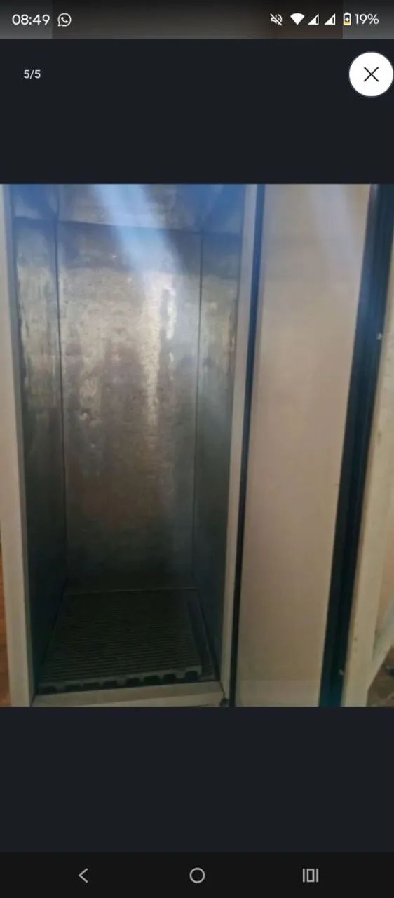 Freezer de gelo vertical impecável  - Foto 4