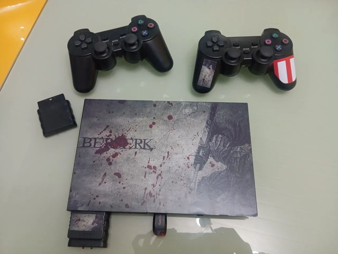 Vendo ps2 com vários jogos 