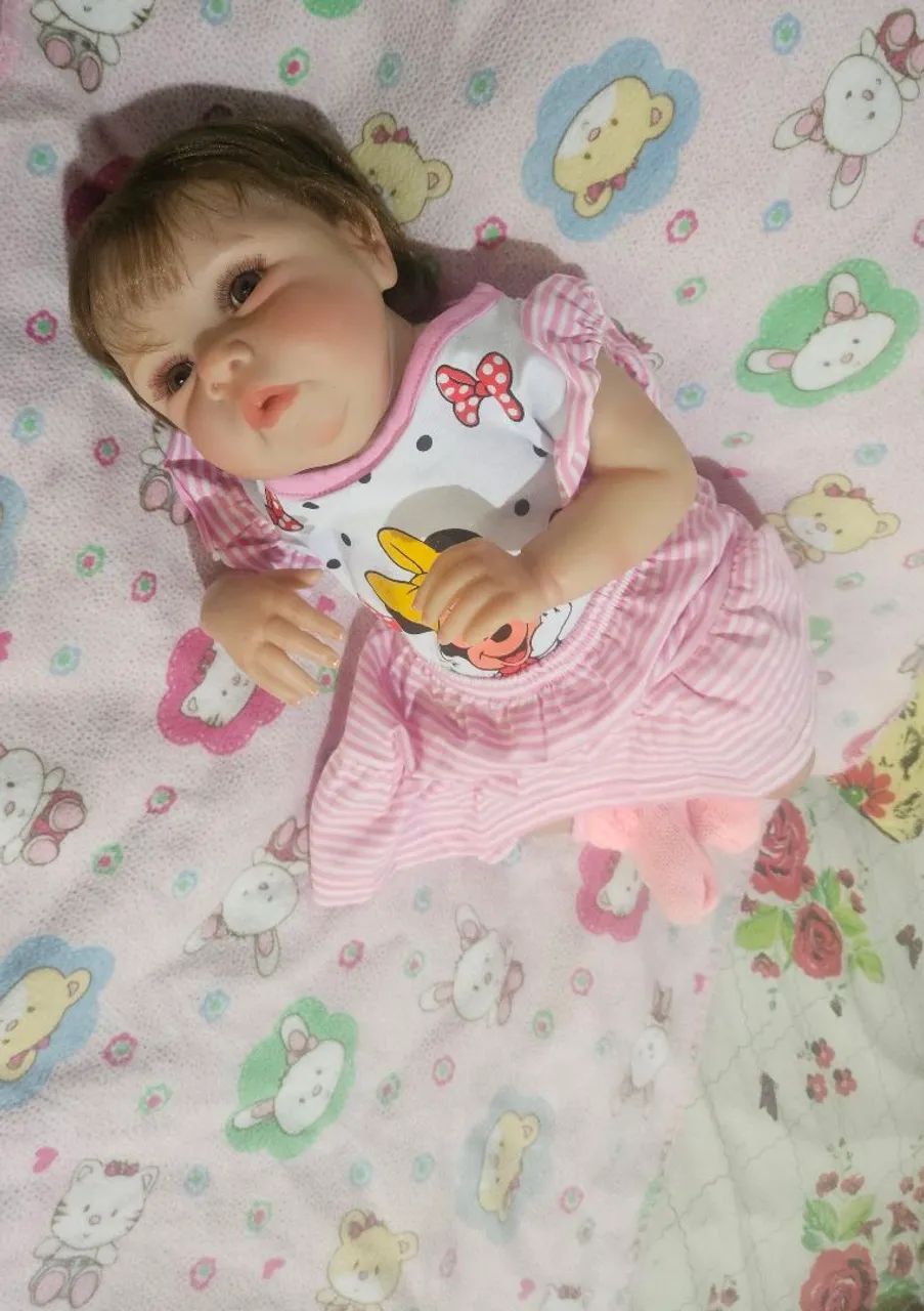 Bebê reborn realista com enxoval  - Foto 4