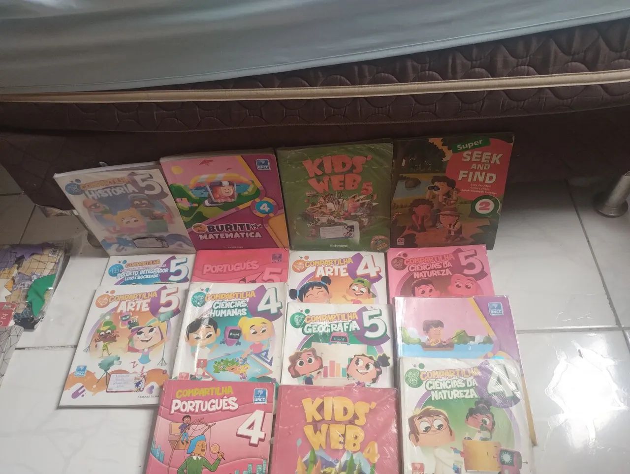 Vendo livros compartilha 4 e 5 ano - Foto 2