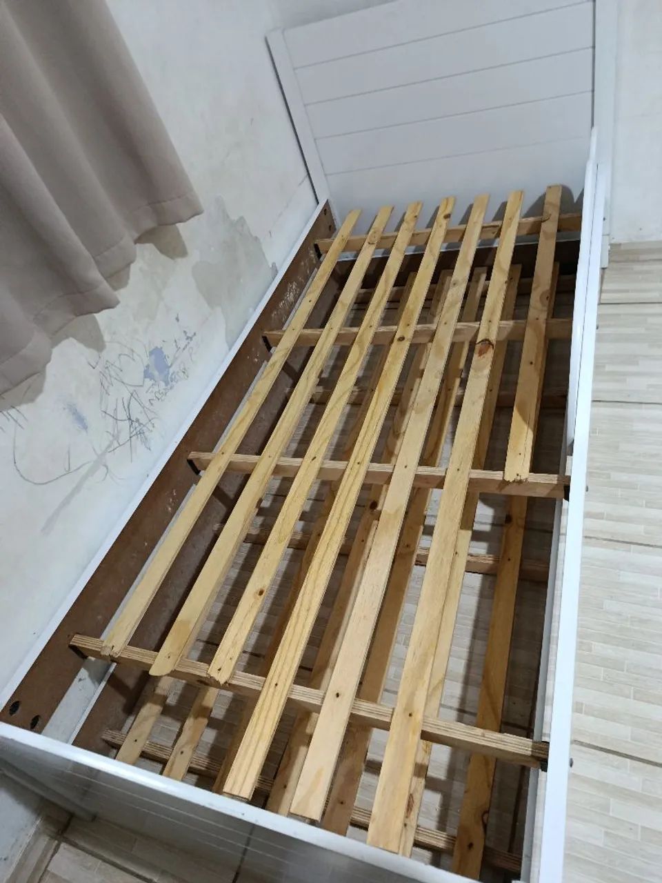 Cama branca infantil 
