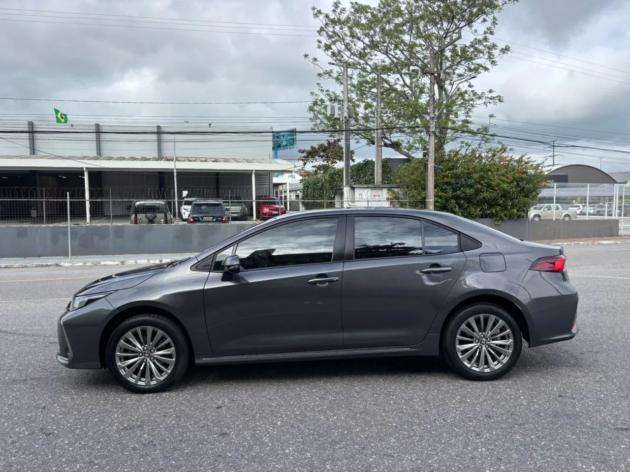 Toyota Corolla XEI 2.0 Flex 16V Aut. 2025 - Foto 2