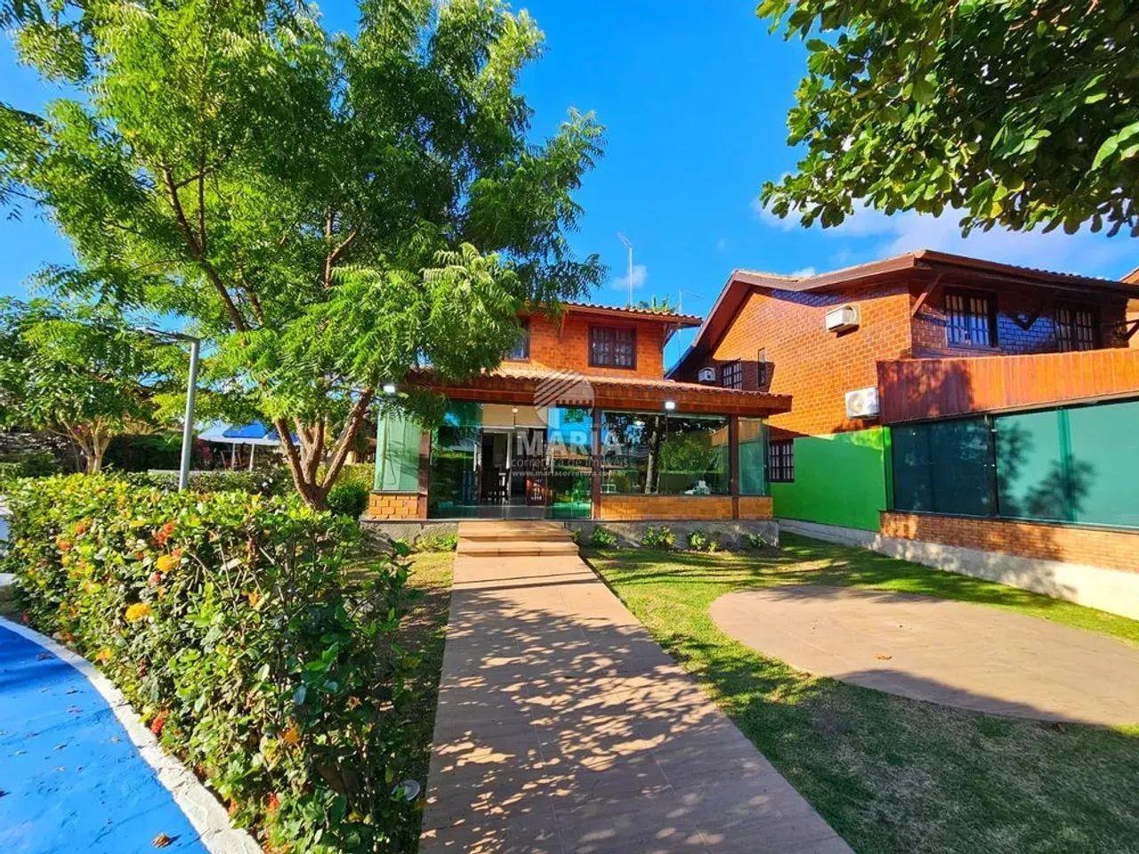 Casa de condomínio com 04 suítes à venda em Gravatá/PE!