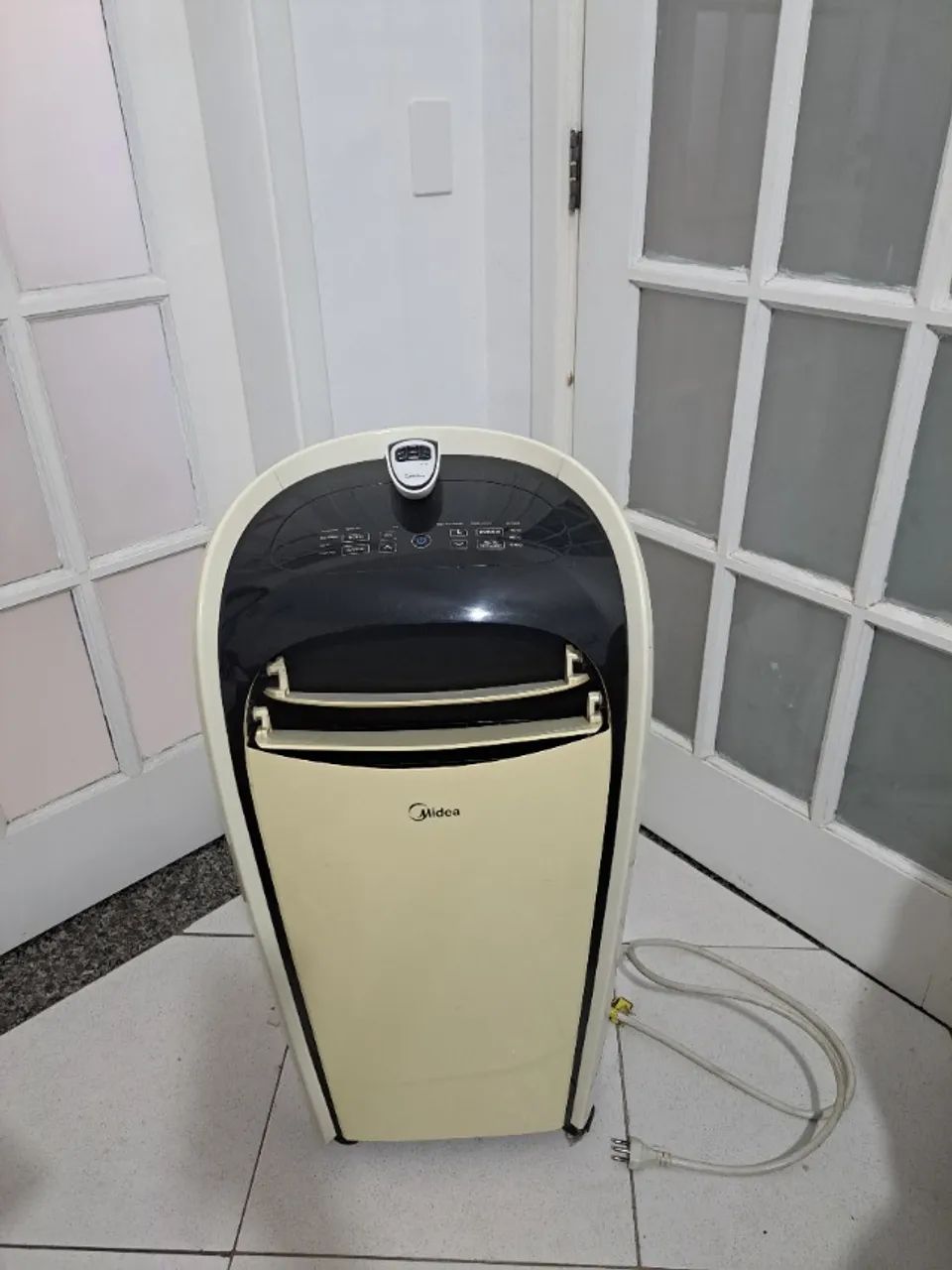 Ar condicionado portátil Midea - refrigera, ventila e desumidifica .
