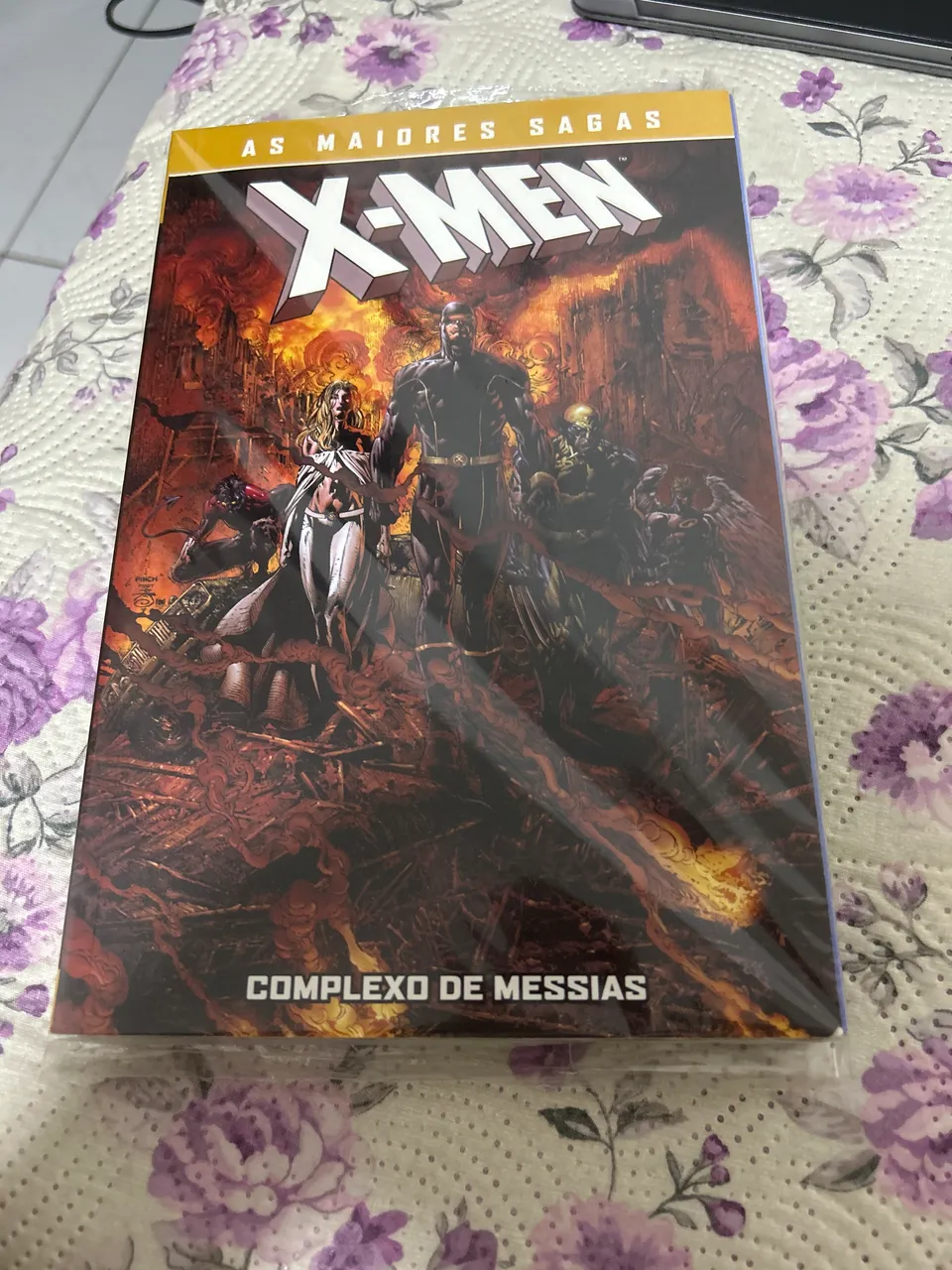 X-MEN E VINGADORES - UTOPIA- AS MAIORES SAGAS - Livros e revistas