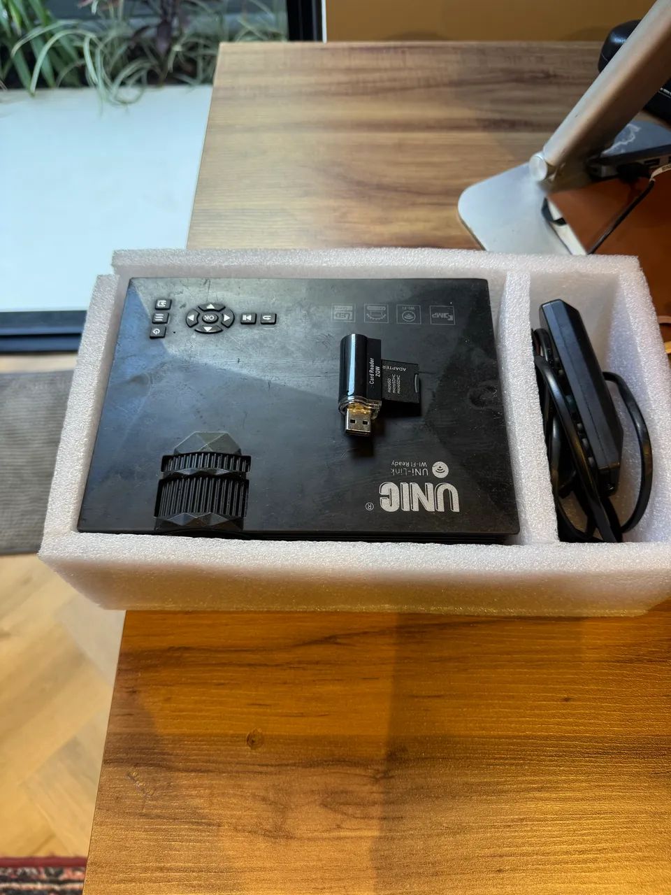 Mini Projetor Unic UC68 1800 Lumens FULL HD  - Foto 4