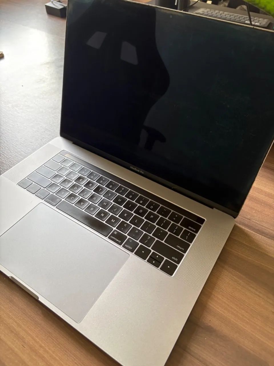 MacBook Pro 15? 2017 - i7 / 16GB - Leia a descrição - Notebooks