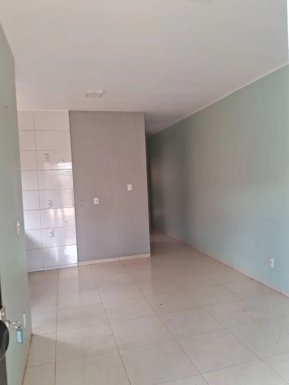 Alugo casa no aureny 3, bem localizada - Foto 2
