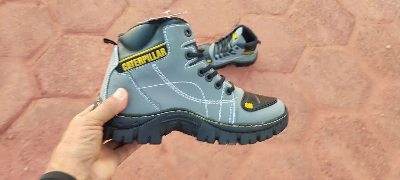 Botas Caterpillar grafite reforçada  - Foto 5