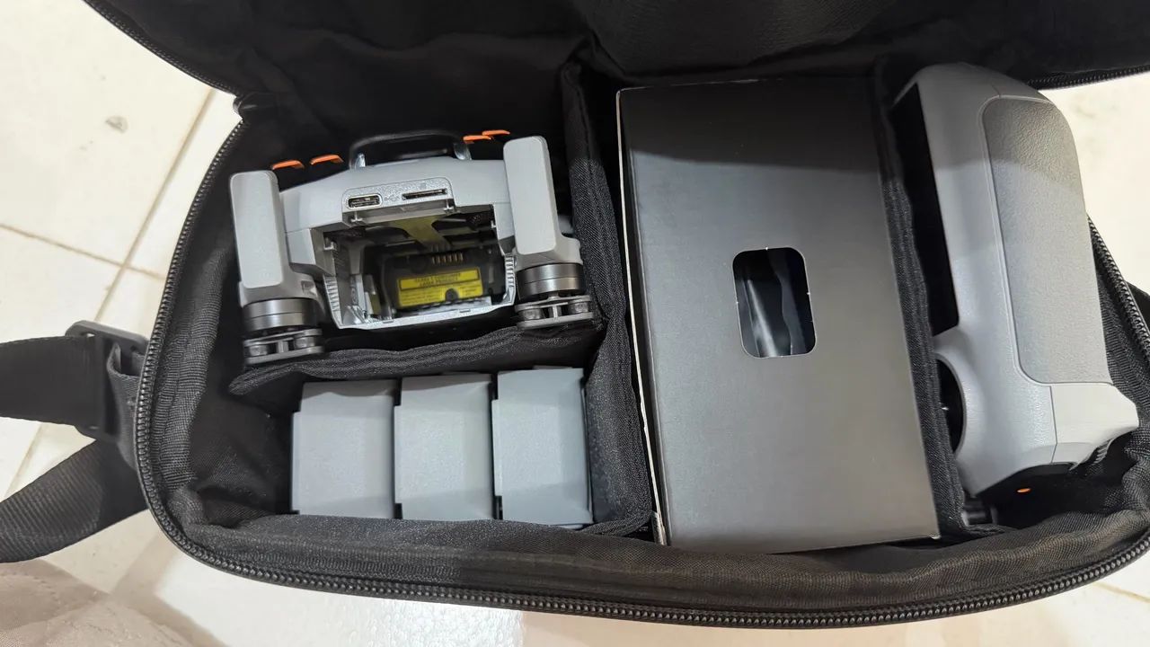 Drone Dji Mini 5 Pro Fly More Combo Plus 4K com controle Rc2 cinza - Foto 5