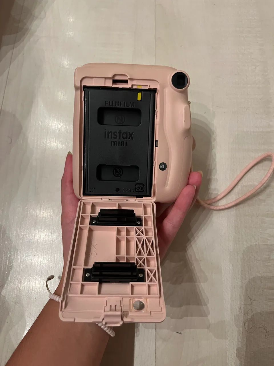 Câmera Polaroide Mini Instax 11 Rosa bebê! - Foto 6