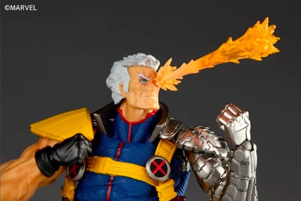 Marvel Amazing Yamaguchi Revoltech Cable 1.5  - Foto 5