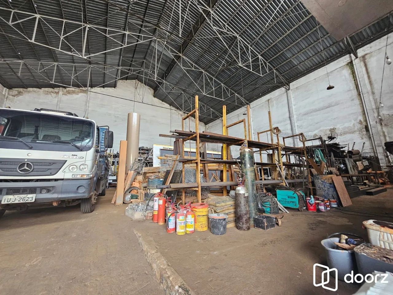 Pavilhão com 1036m2 próximo as Ferramentas Gerais - Foto 2