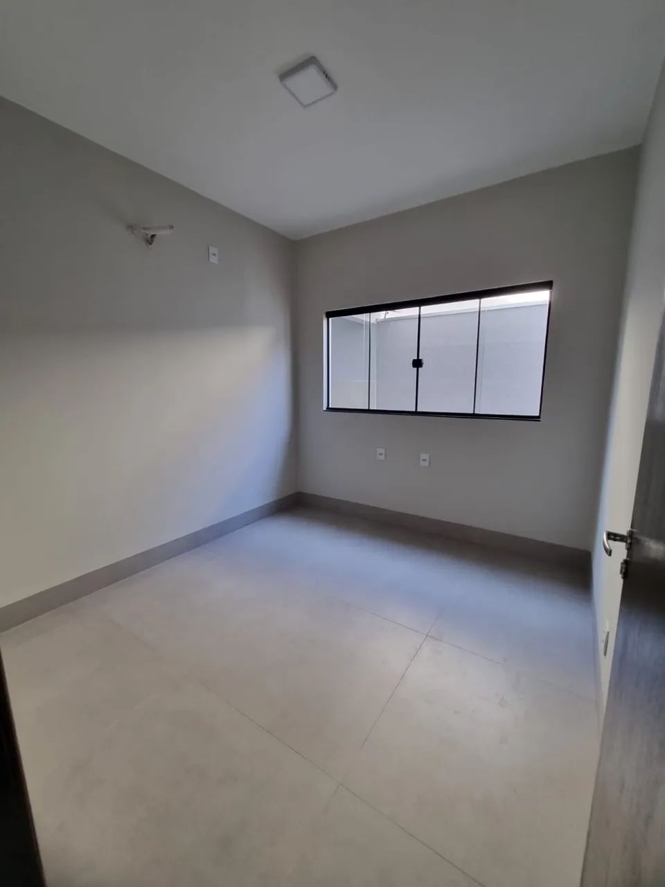 Casa a venda na 806 sul 