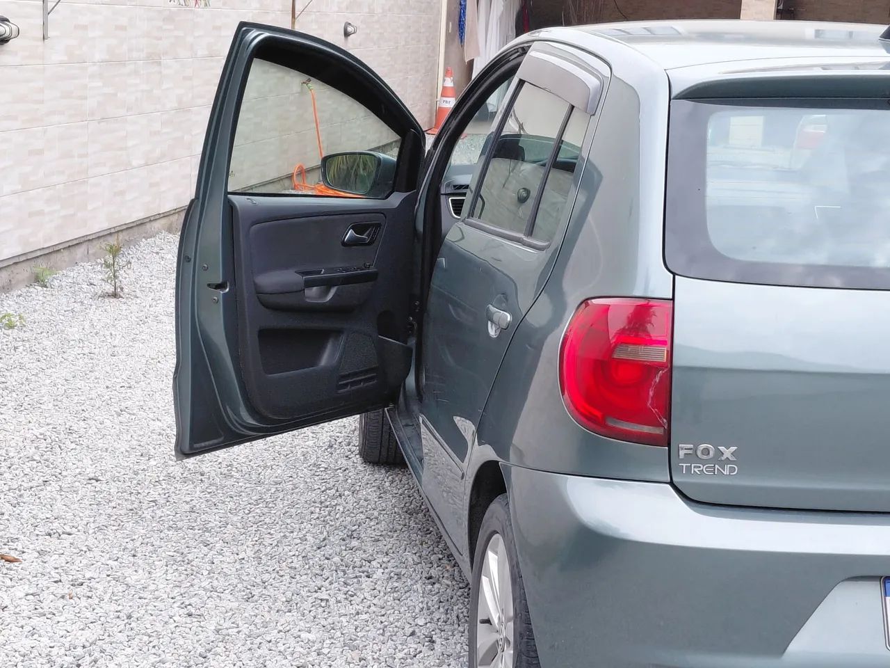 Volkswagen Fox 1.0 MI Total Flex 8V 5P 2011 - Foto 3