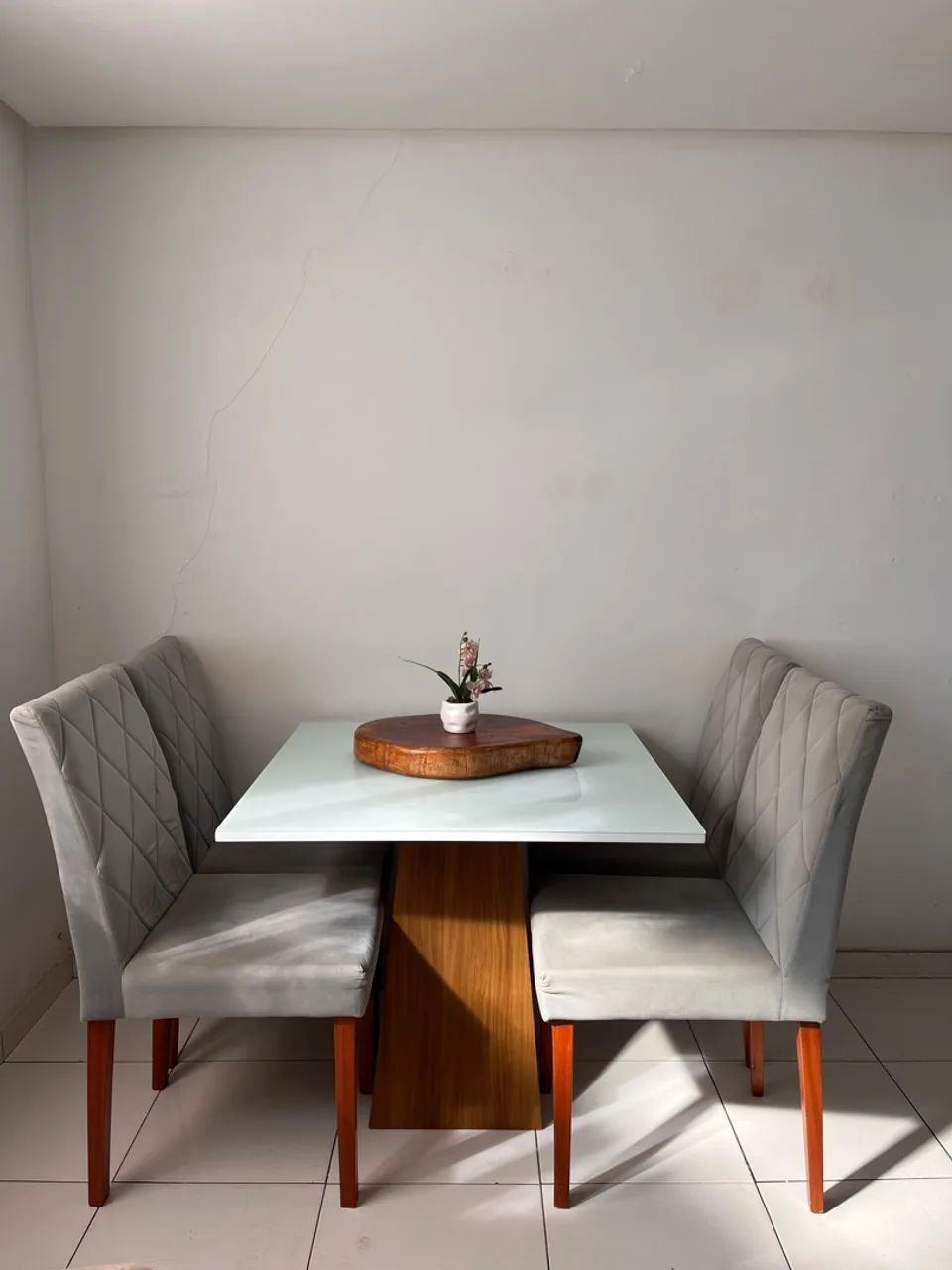 Mesa de Jantar 4 Lugares com Tampo de Vidro