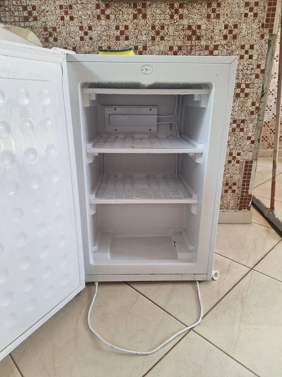 Freezer vertical bivolt 100l - Foto 3