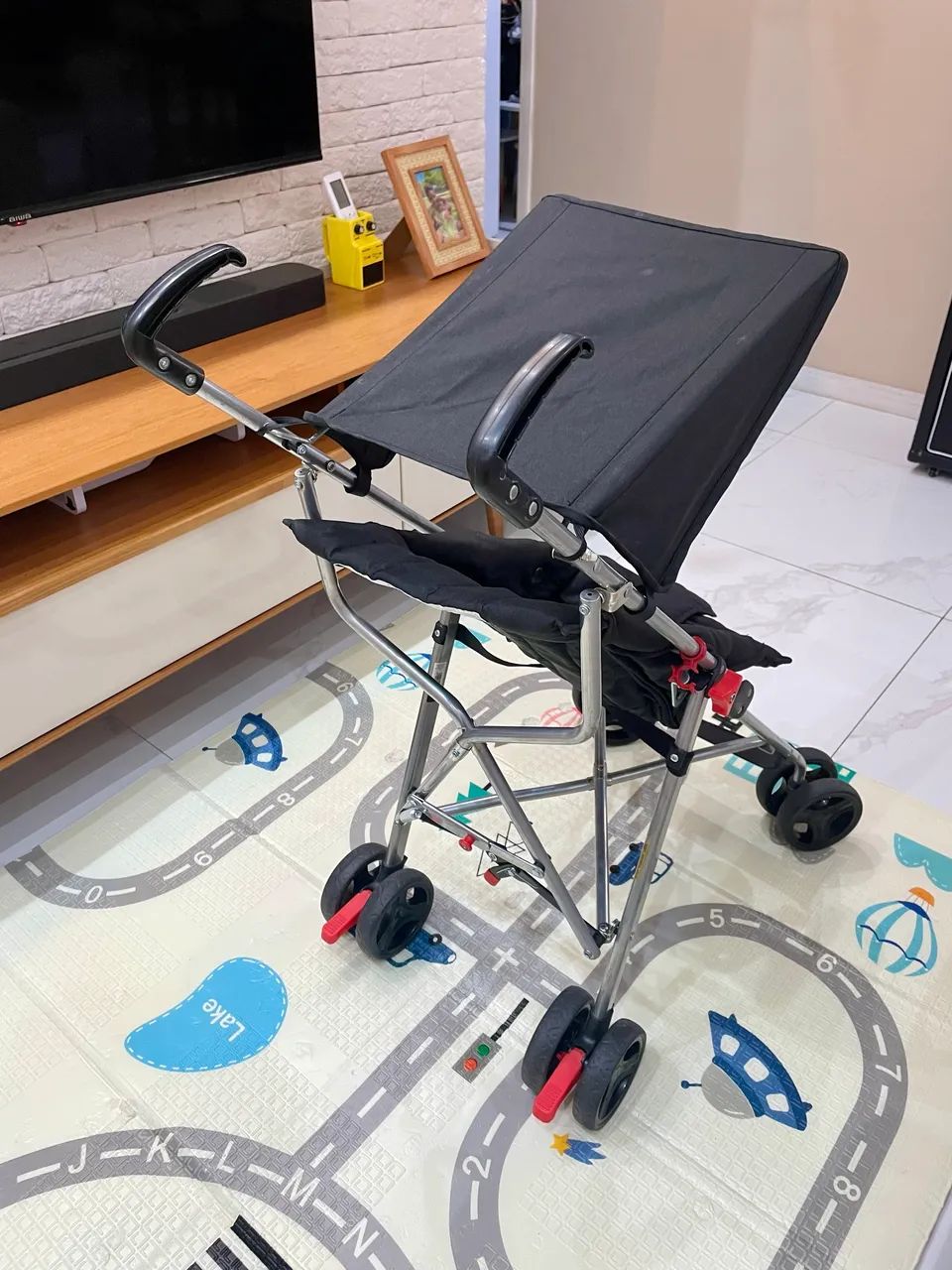 Carrinho De Bebê Guarda Chuva Pocket Preto Multikids Bb502 - Foto 5