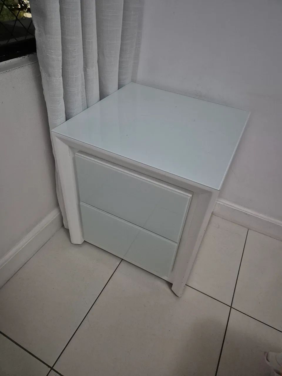 Mesa de cabeceira laqueada - Foto 3