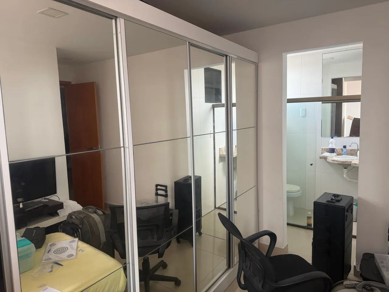 Guarda roupa 4 portas