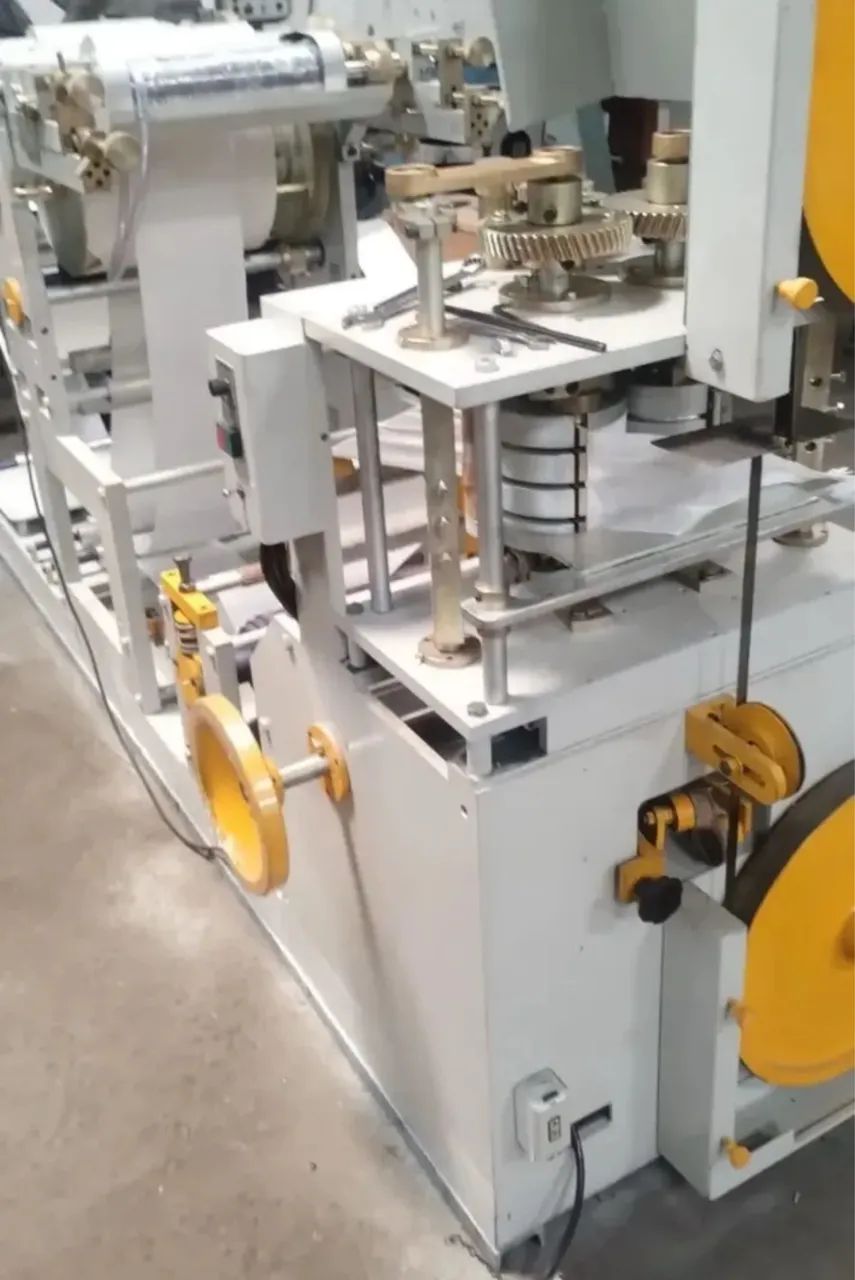 Máquina de fabricar guardanapo de papel com três cores de impressão e calandra de borda  - Foto 2