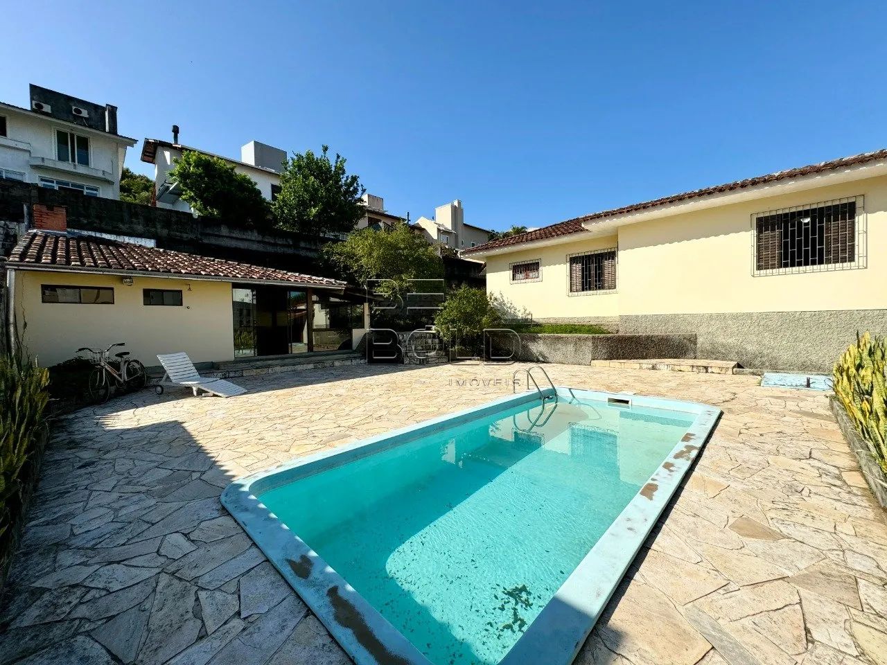 Casa com amplo terreno e 4 dormitórios em Itaguaçu - Foto 2