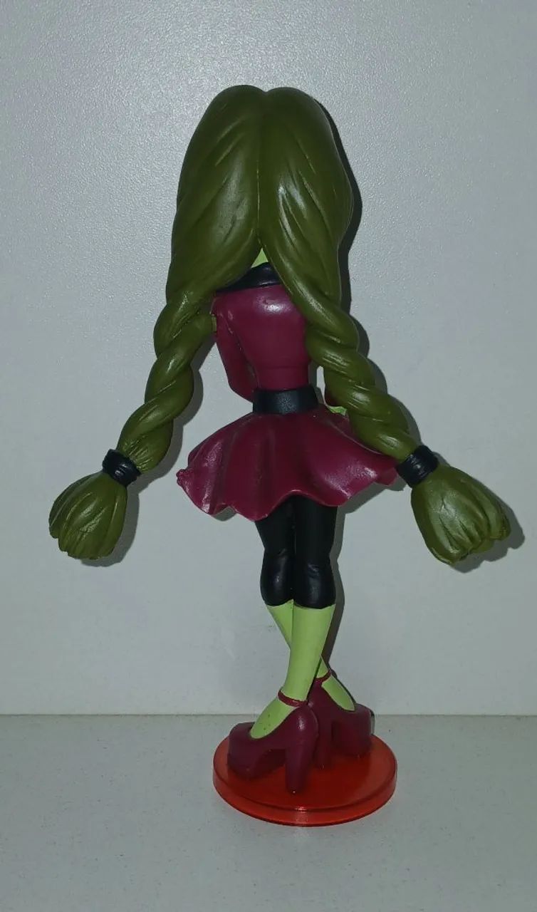 BONECA MONSTER HIGH IRIS CLOPS BASICA COLADA NA BASE - Foto 2