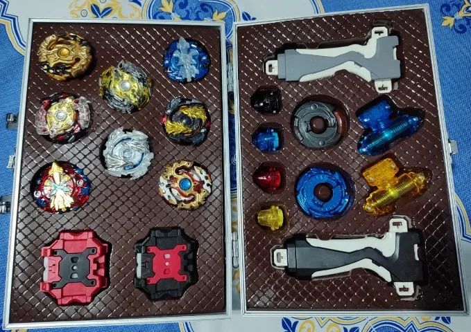 Maleta Kit 8 Beyblade Storm Gyro Completo Lançadores Grip Cor