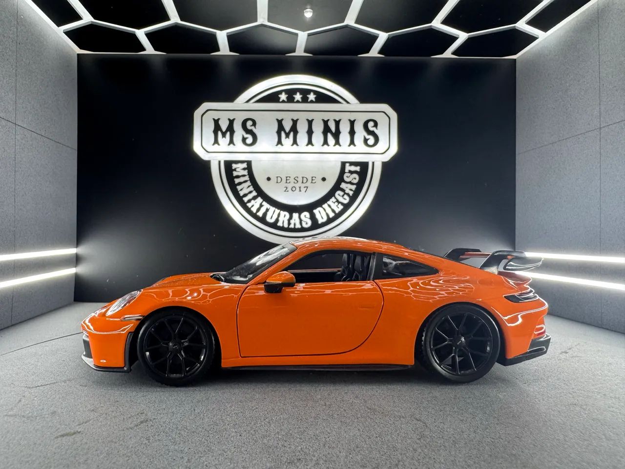 Miniatura Burago - Porsche 911 GT3 Laranja Escala 1/24 Novo Lacrado - Foto 2